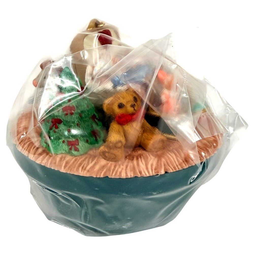 Hallmark Keepsake Ornament Victorian Toy Box Magic Light Motion 1995 Christmas - Picture 8 of 14